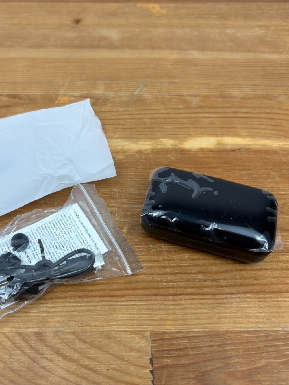 Wireless Earbuds with Touch Control, HD Mic and Charging Case. New - Picture 5 of 15